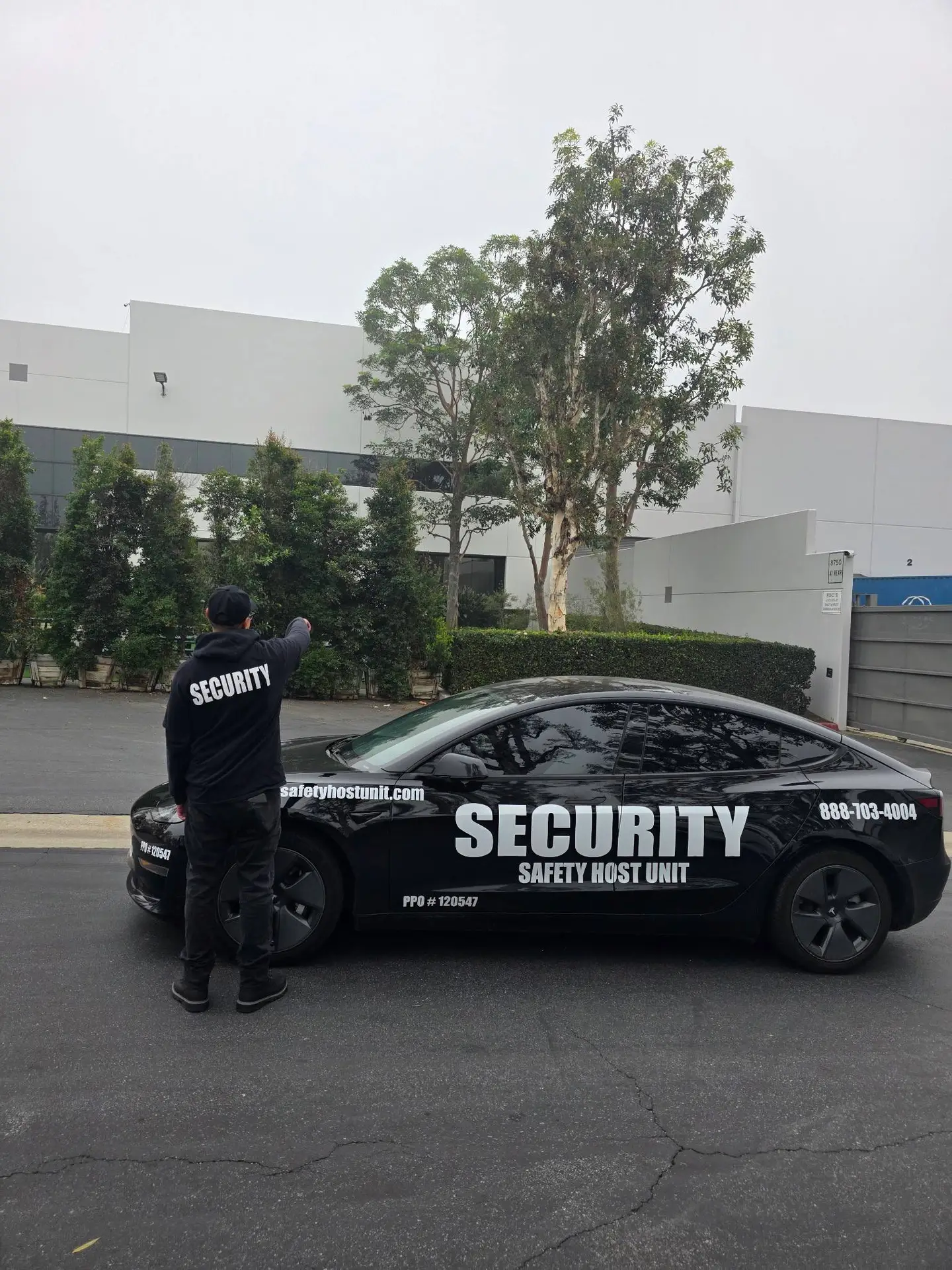 Security patrol vehicle providing mobile patrol services in Los Angeles